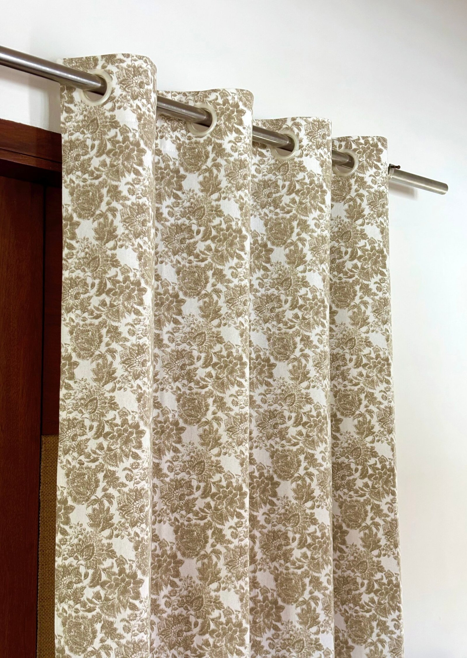 BEIGE FLORAL CURTAIN - Image 2