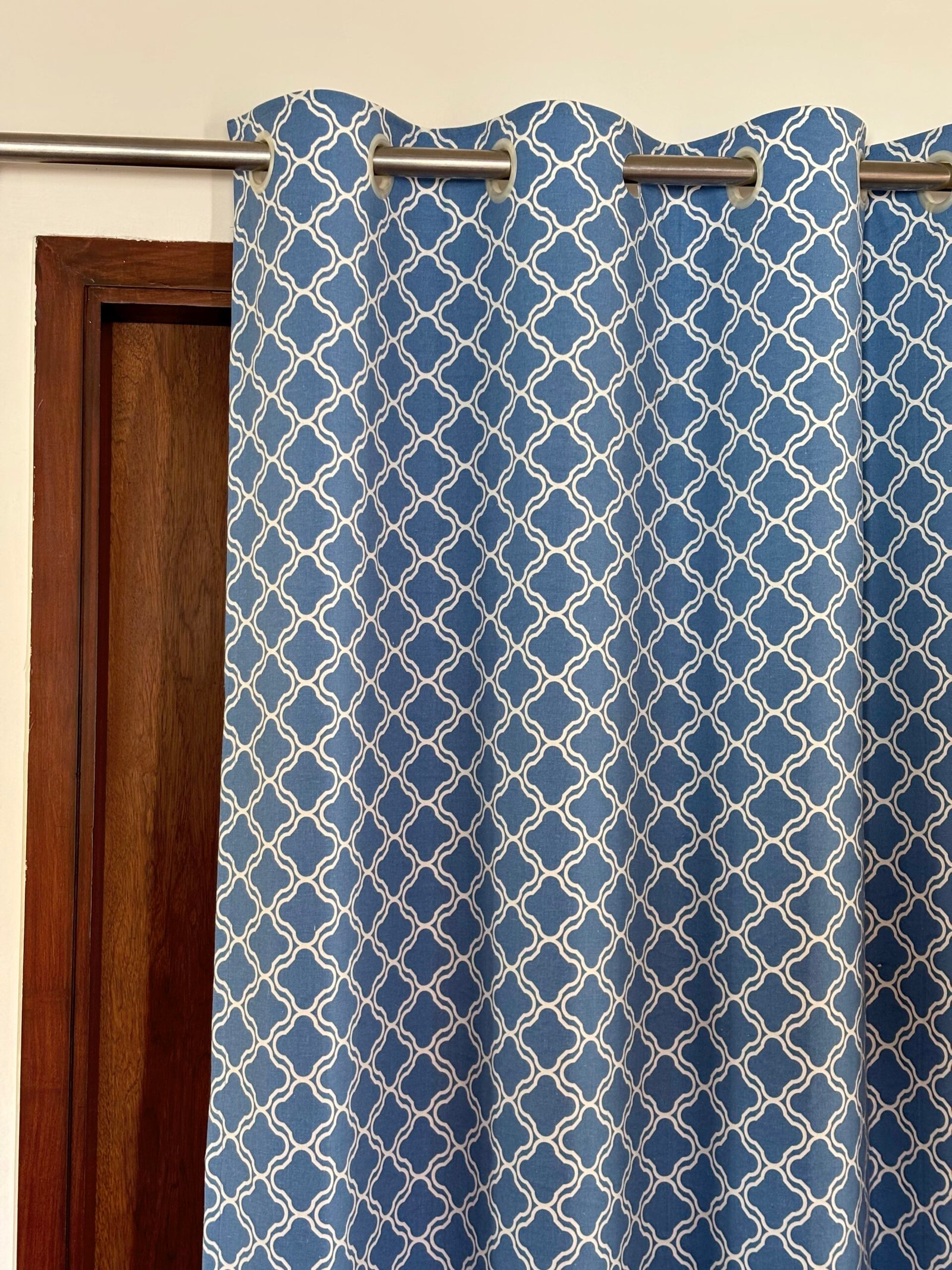 BLUE TRELLIS CURTAIN - Image 2