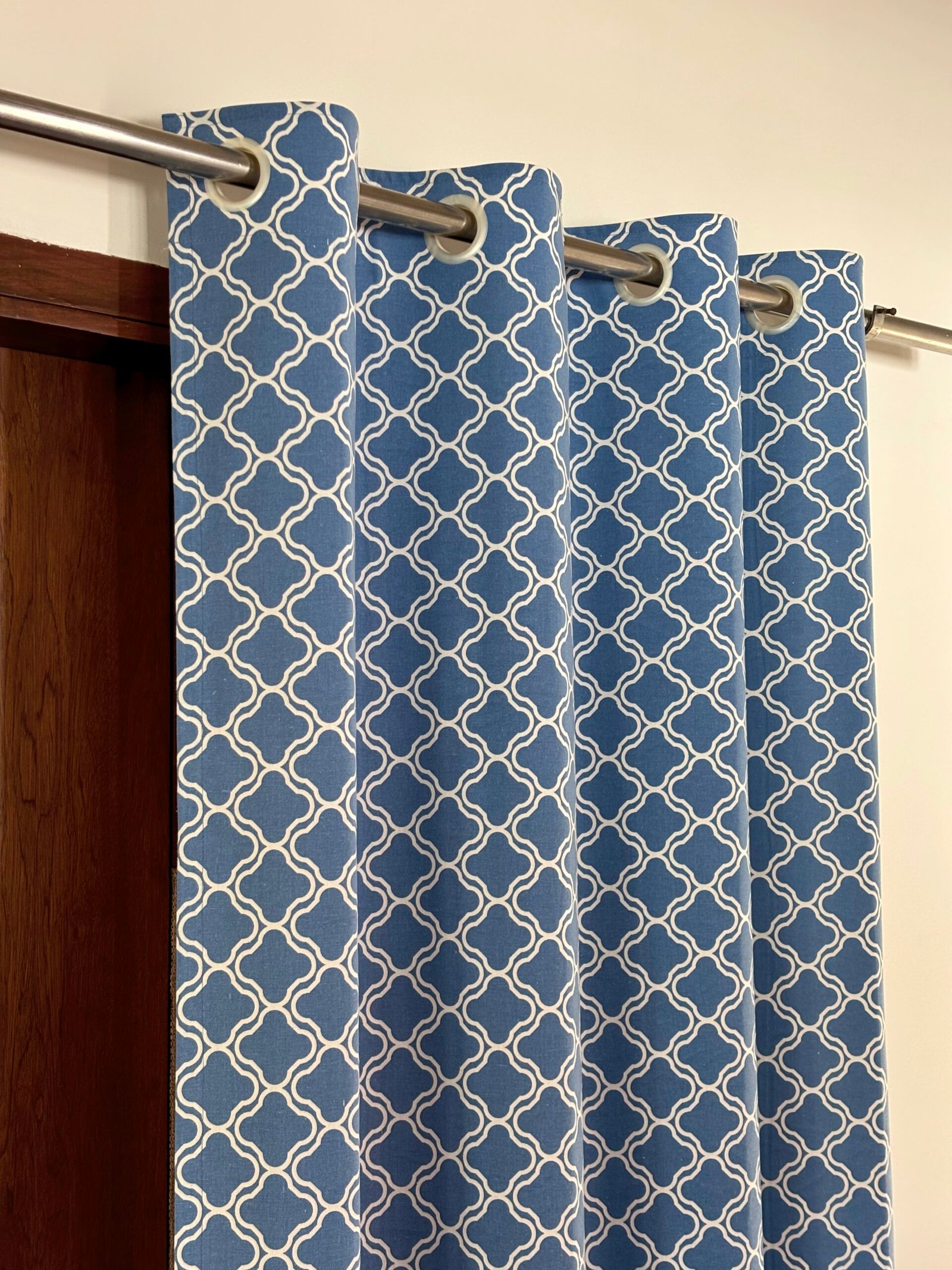 BLUE TRELLIS CURTAIN - Image 3