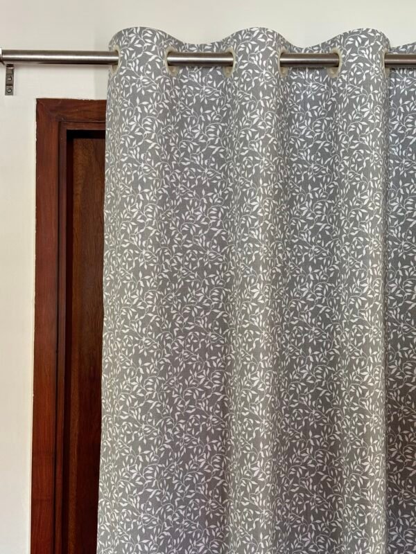 GREY LEAF VINE CURTAIN - Image 2