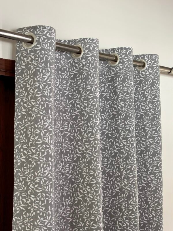 GREY LEAF VINE CURTAIN - Image 3