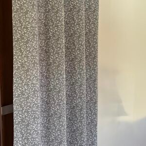 GREY LEAF VINE CURTAIN