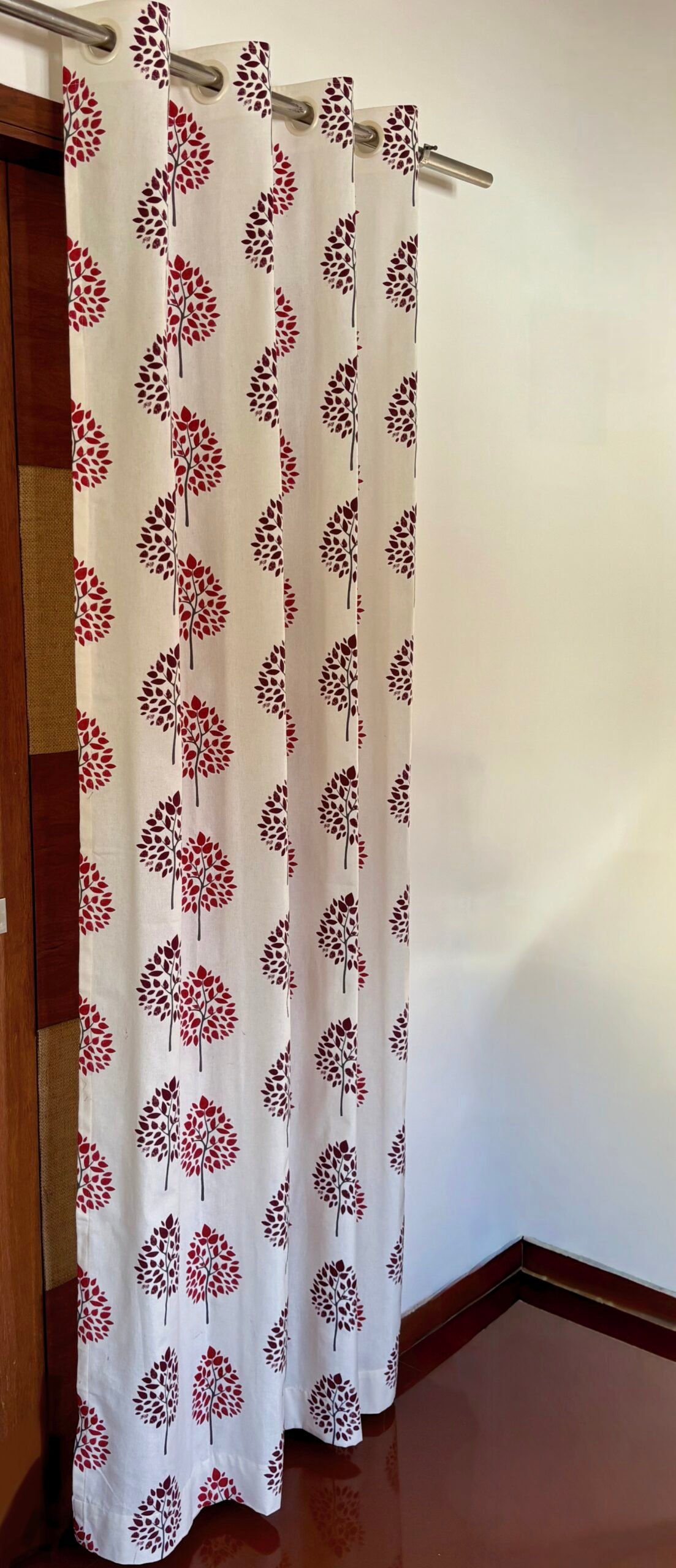 CRIMSON & MAROON LEAF BLOCK CURTAIN
