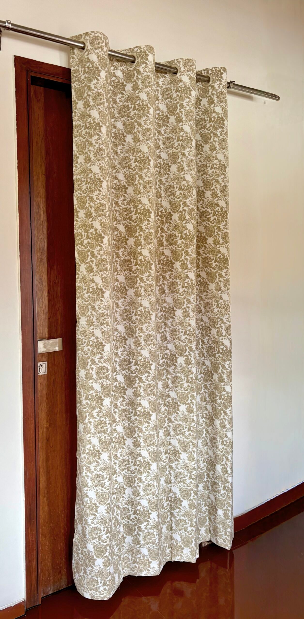 BEIGE FLORAL CURTAIN
