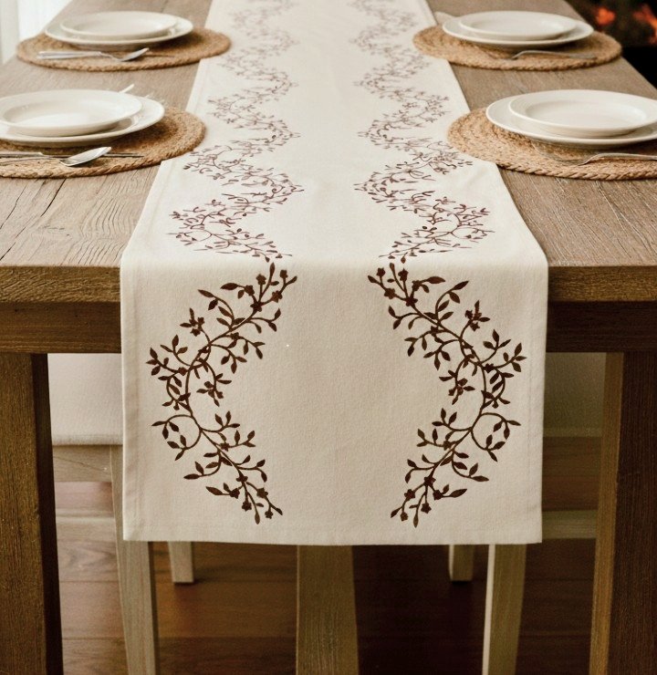 TABLE RUNNER